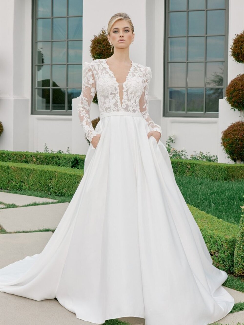 New Elegant Off White Long Wedding Bridal Ball Gown w/ Floral Lace NX JE1078